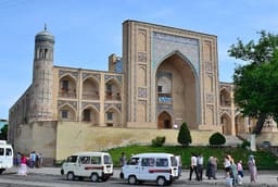 Chorsu Bazaar & Kukeldash Madrasah